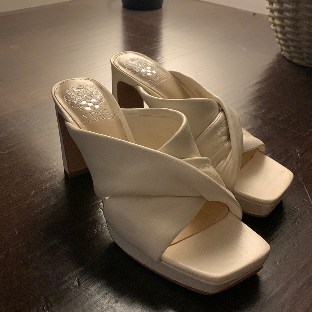 Vince Camuto Beige/off white Heels, Size 6 1/2 or 37